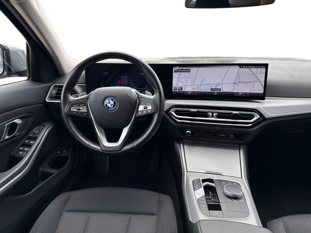 BMW 320 e Touring - 8