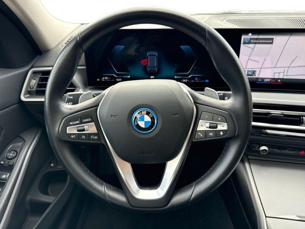 BMW 320 e Touring - 11