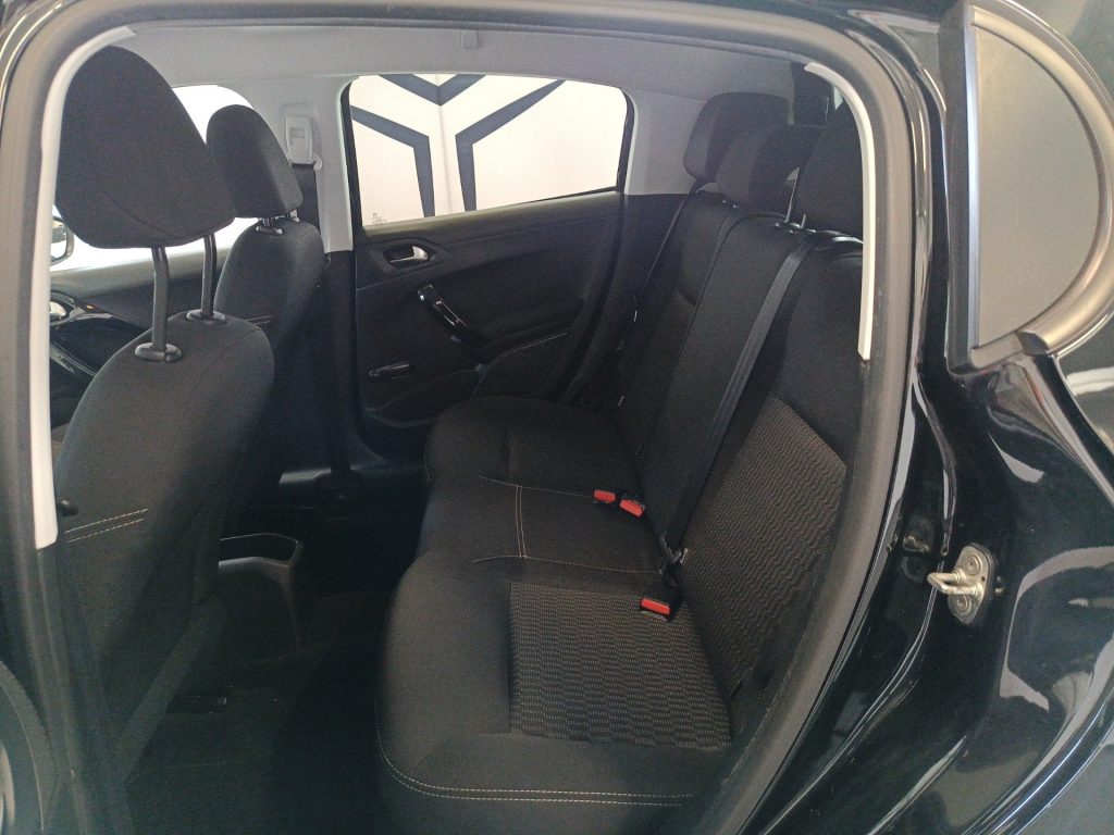 PEUGEOT 208 208 3p 1.2 puretech Touch 82cv - 9