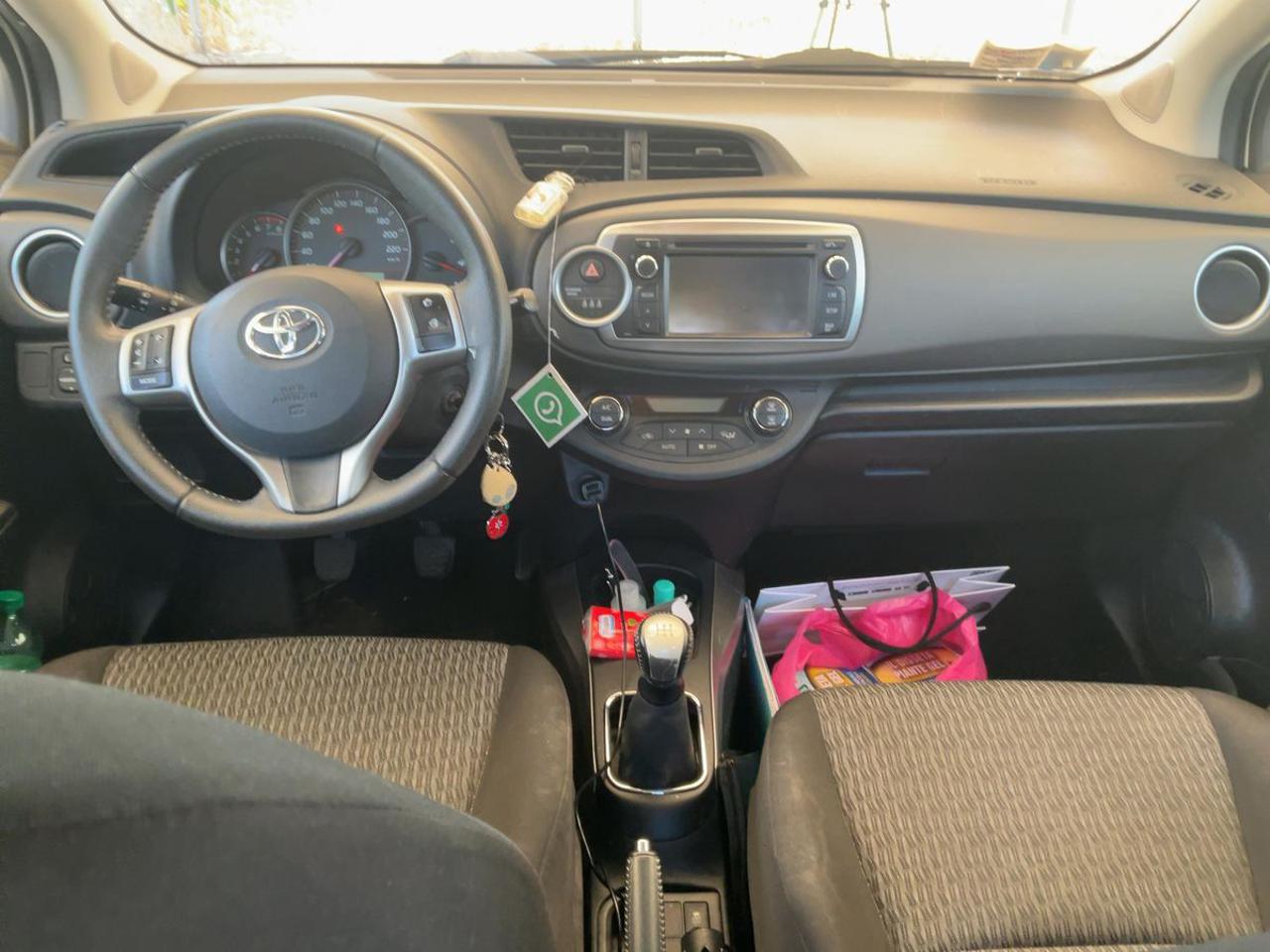 TOYOTA Yaris 1.0 5 porte Active - 14