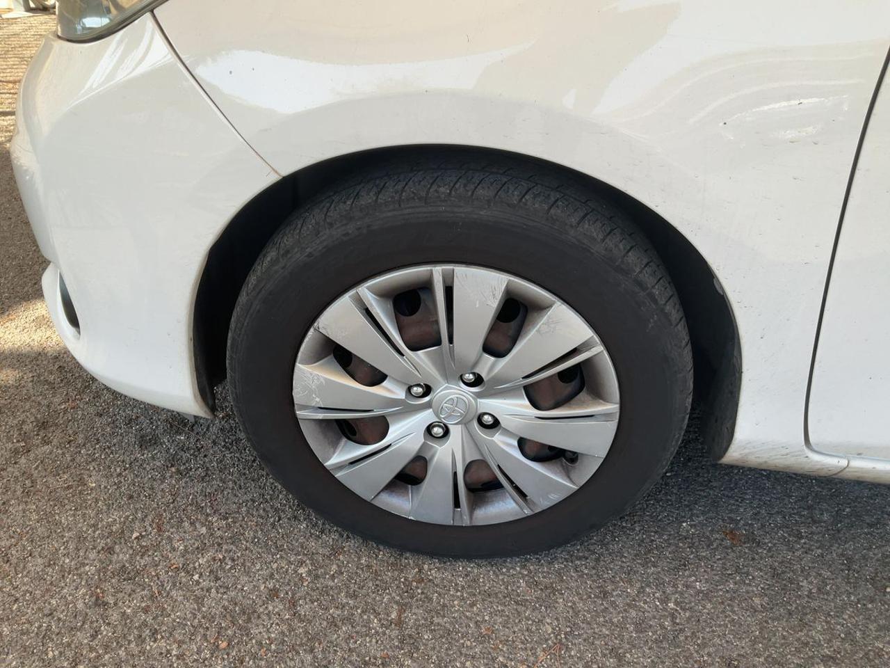TOYOTA Yaris 1.0 5 porte Active - 4