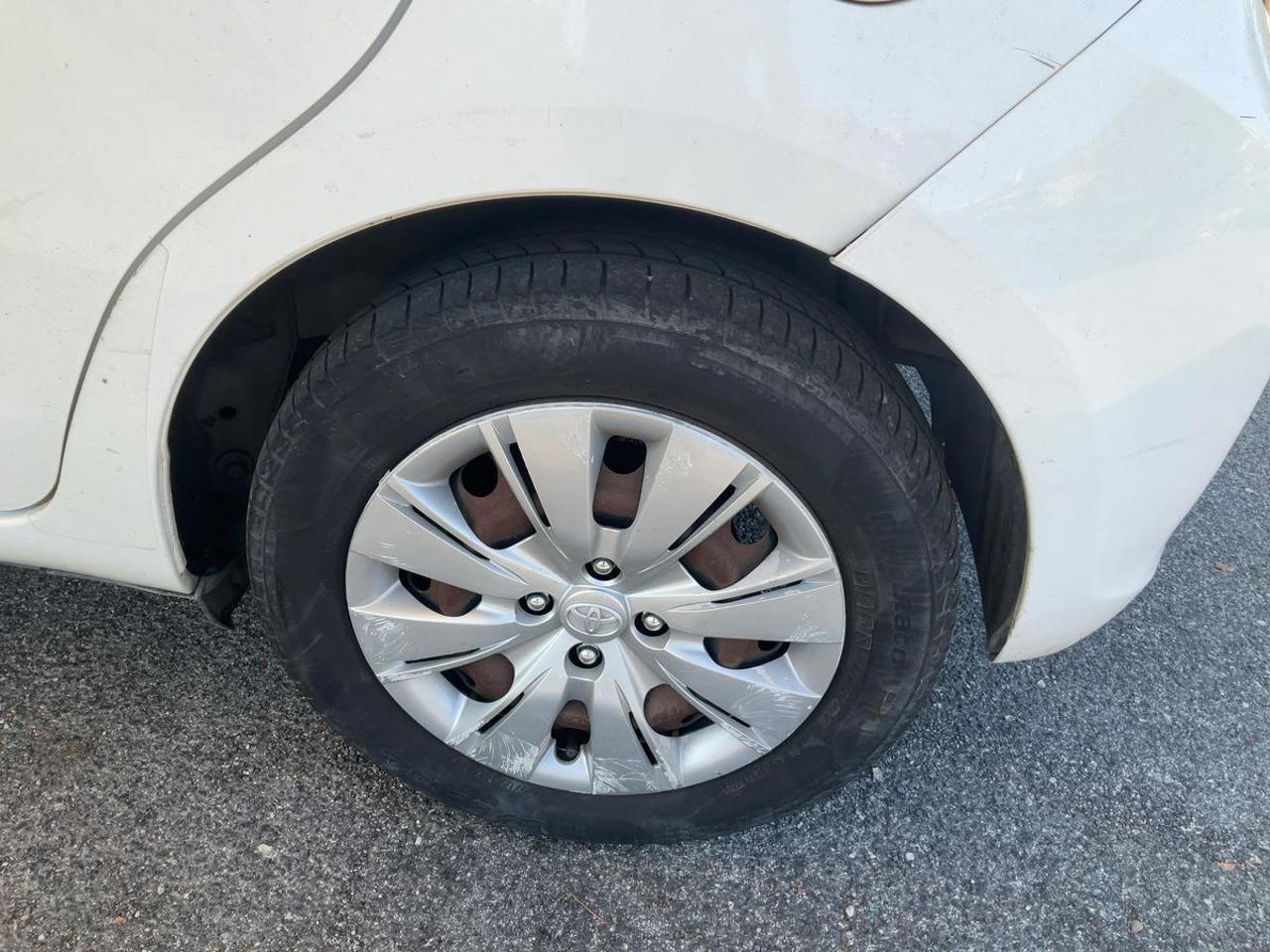 TOYOTA Yaris 1.0 5 porte Active - 5