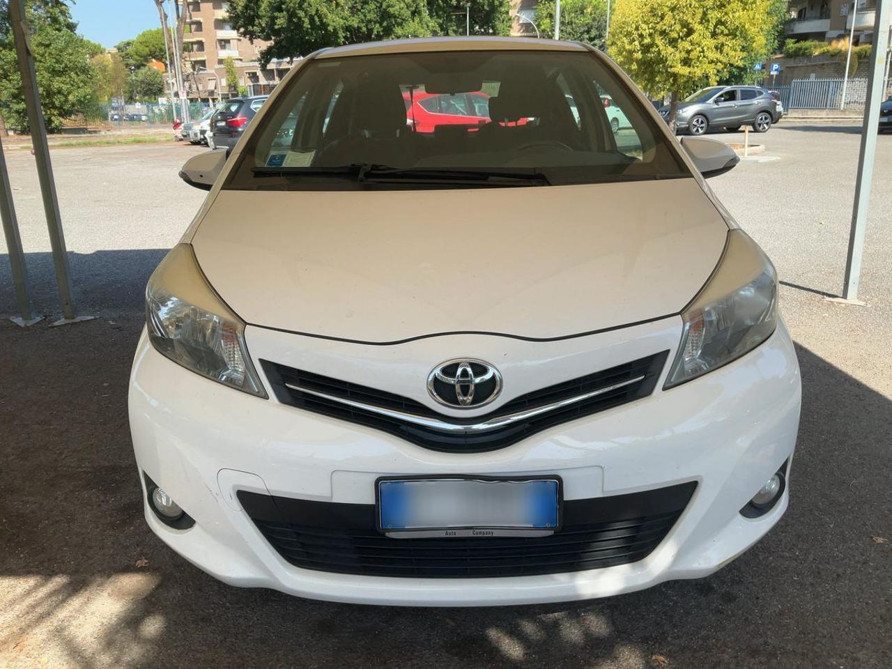 TOYOTA Yaris 1.0 5 porte Active - 3