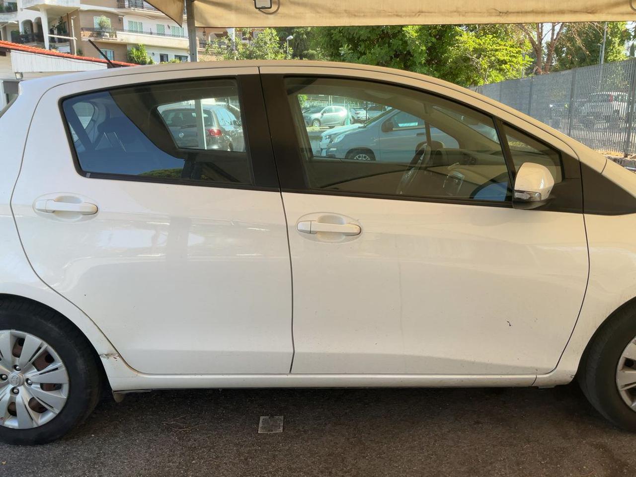 TOYOTA Yaris 1.0 5 porte Active - 7