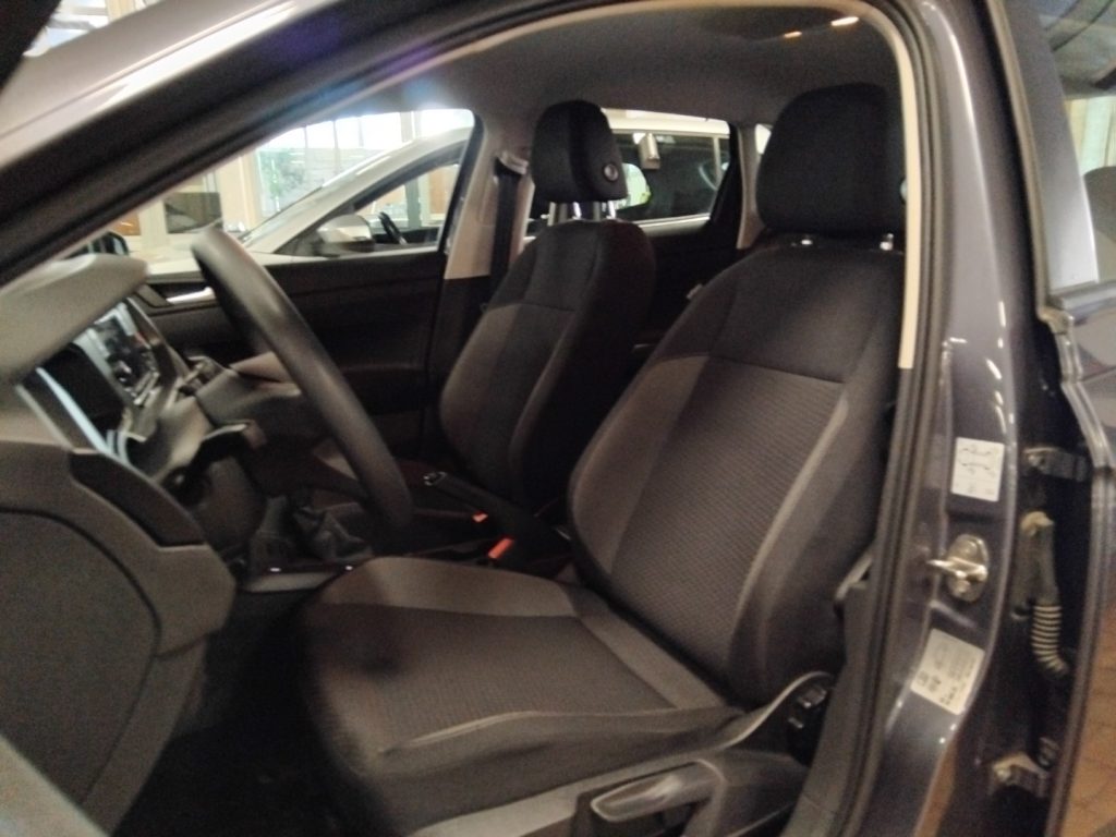 VOLKSWAGEN Polo 1.0 MPI Trend 5p. - 17