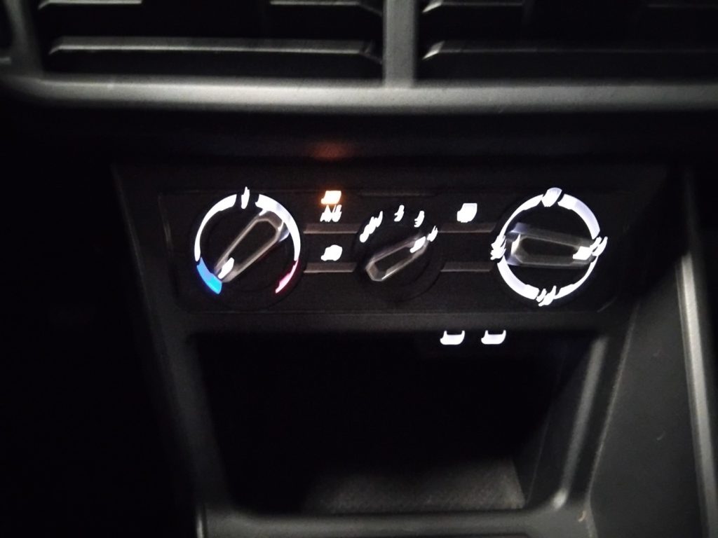 VOLKSWAGEN Polo 1.0 MPI Trend 5p. - 28