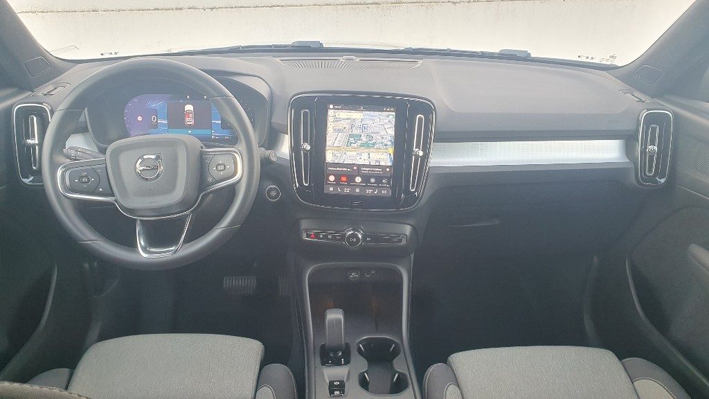 VOLVO XC40 B3 automatico Core - Grid Foto 8