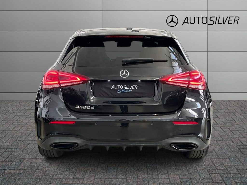 MERCEDES-BENZ A 180 d Automatic Premium Night Edition - 4