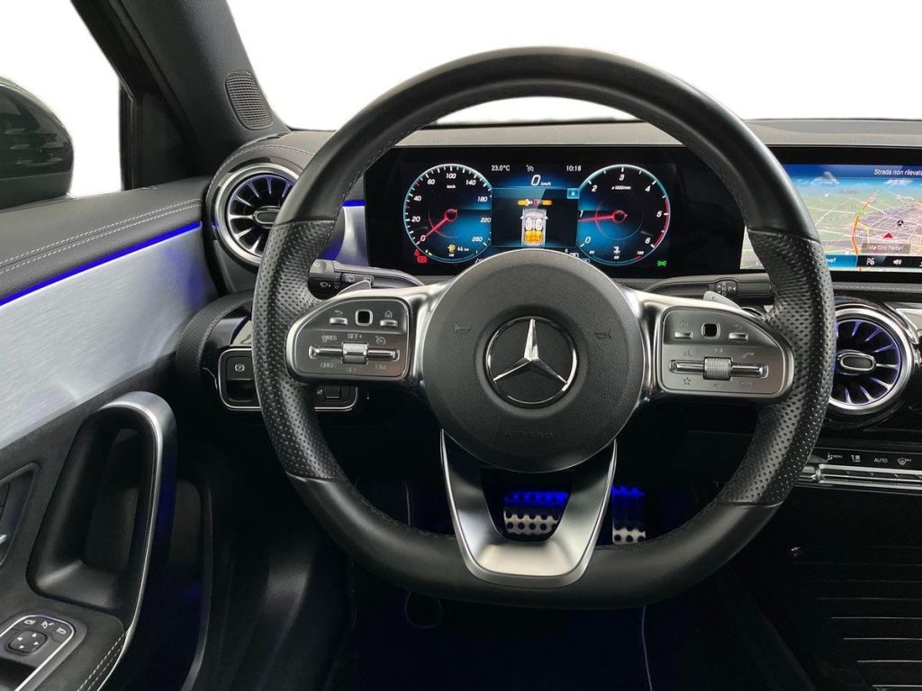 MERCEDES-BENZ A 180 d Automatic Premium Night Edition - 11