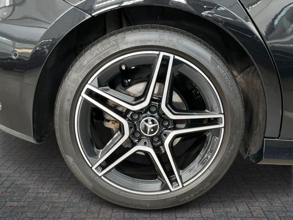 MERCEDES-BENZ A 180 d Automatic Premium Night Edition - 7