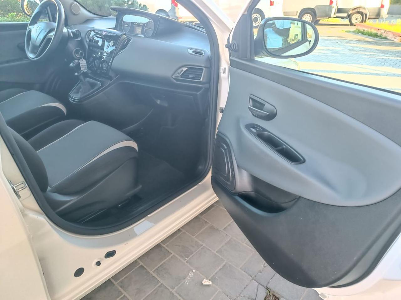 LANCIA Ypsilon 1.2 69 CV 5 porte Elefantino - 10