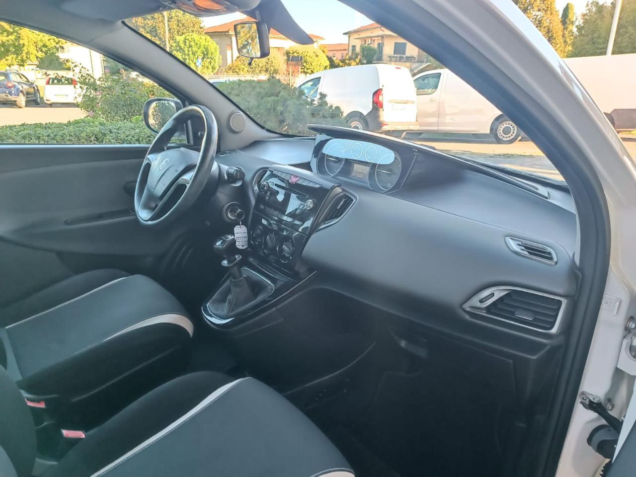 LANCIA Ypsilon 1.2 69 CV 5 porte Elefantino - 11