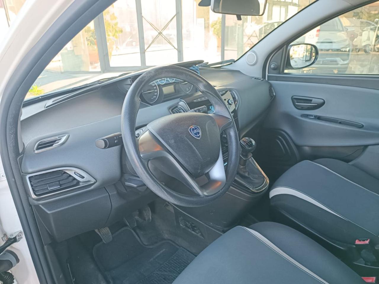 LANCIA Ypsilon 1.2 69 CV 5 porte Elefantino - 24