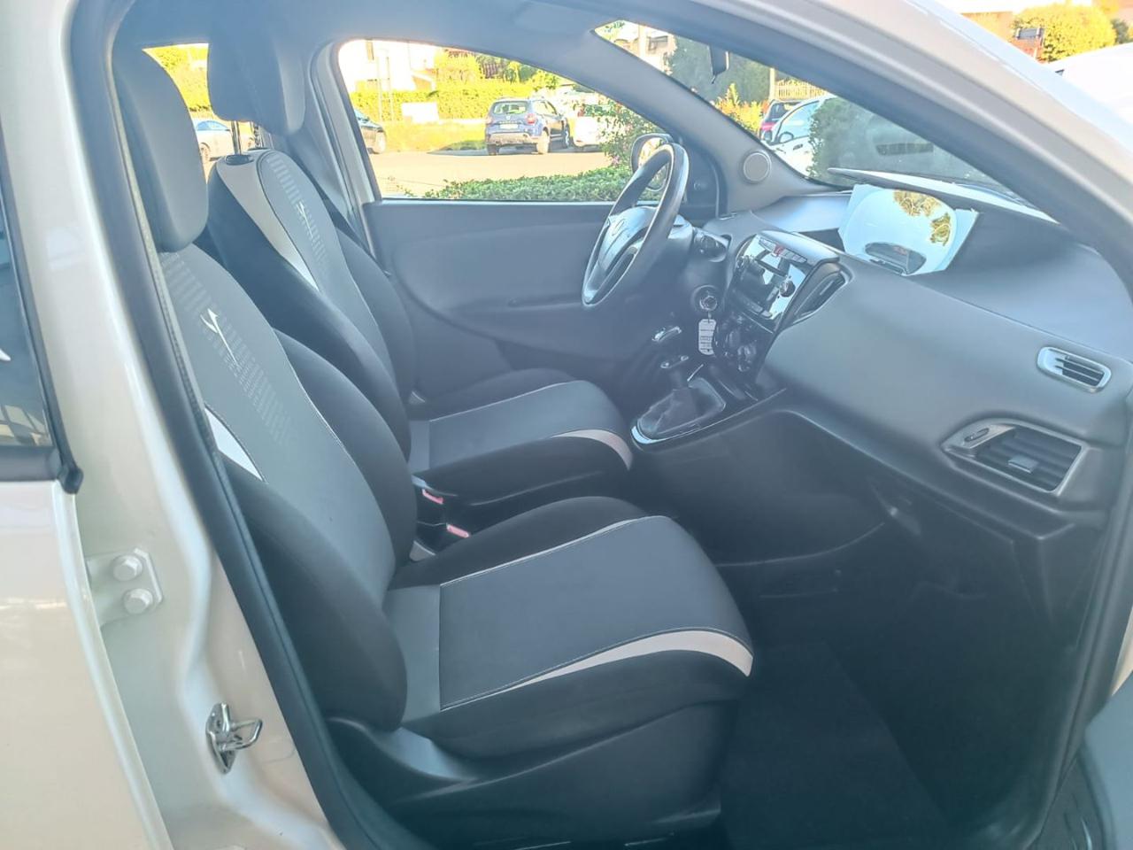 LANCIA Ypsilon 1.2 69 CV 5 porte Elefantino - 12