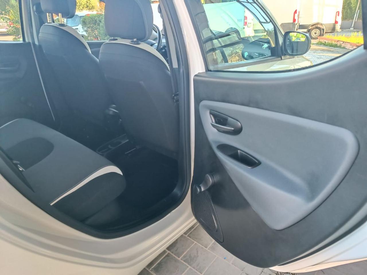 LANCIA Ypsilon 1.2 69 CV 5 porte Elefantino - 17