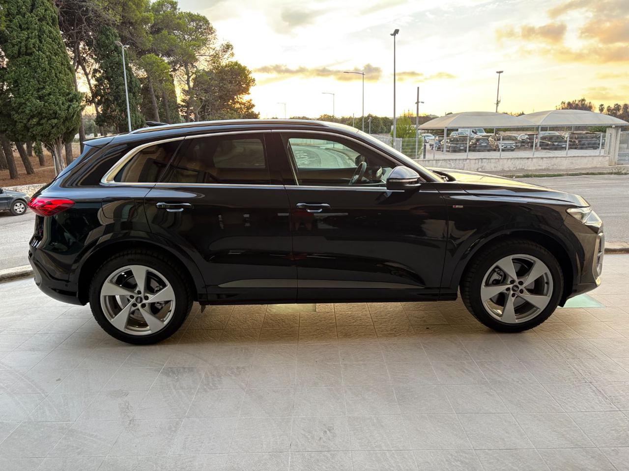 AUDI Q5 2.0 TDI mHEV+ S tronic quattro S line edition. - 4