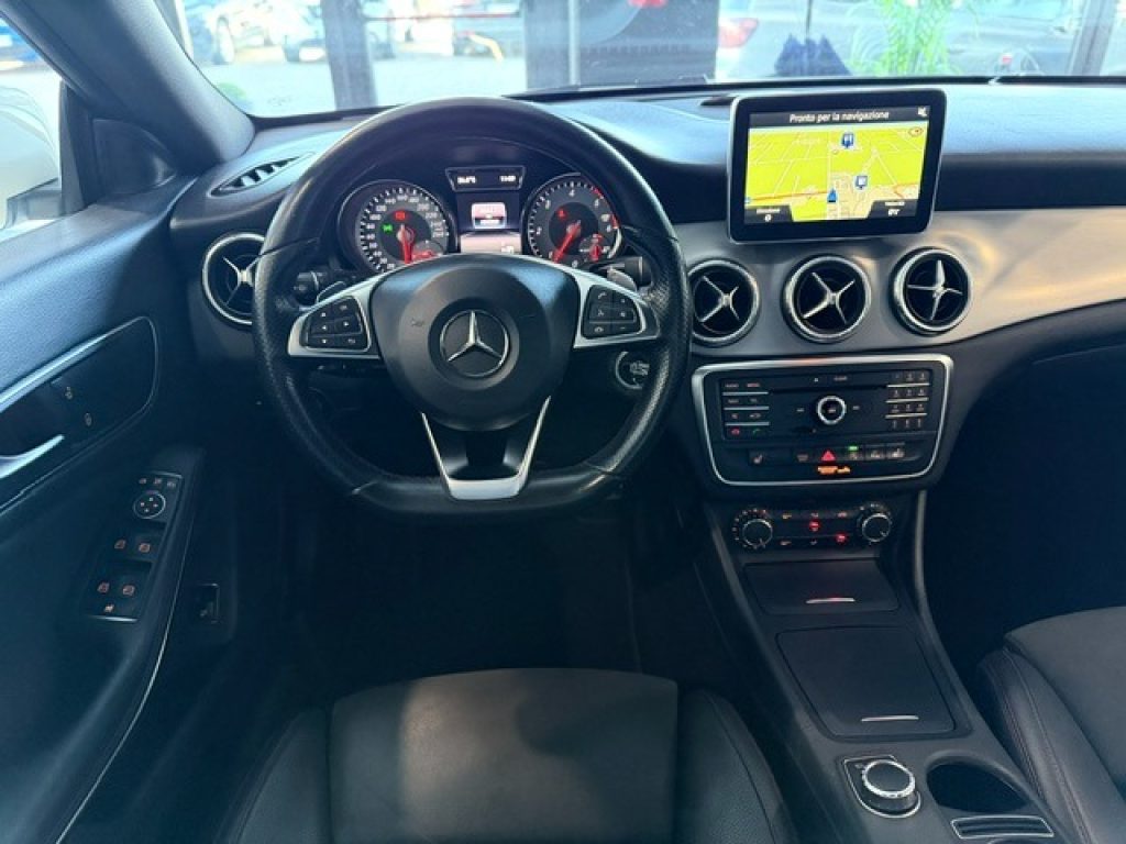 Clicca per ingrandire CLA 220 - d S.W. Automatic Premium AMG