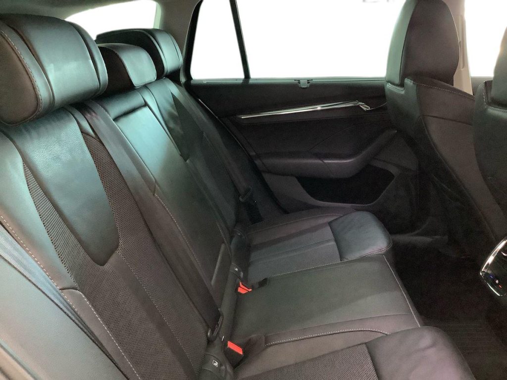 SKODA Octavia 1.5 G-TEC DSG Wagon Style - 11