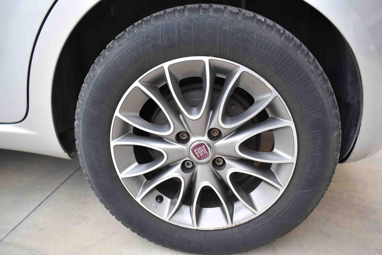 FIAT Punto 1.4 8V 5 porte Easypower Lounge - 18