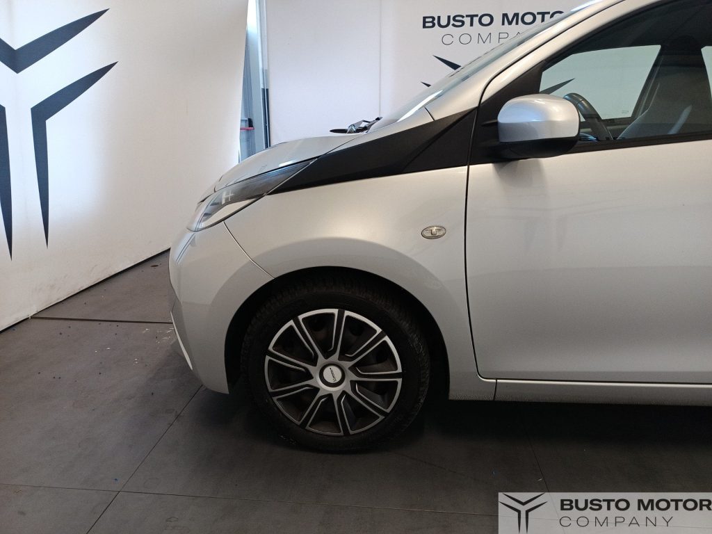 TOYOTA Aygo 5p 1.0 x-pure - 7