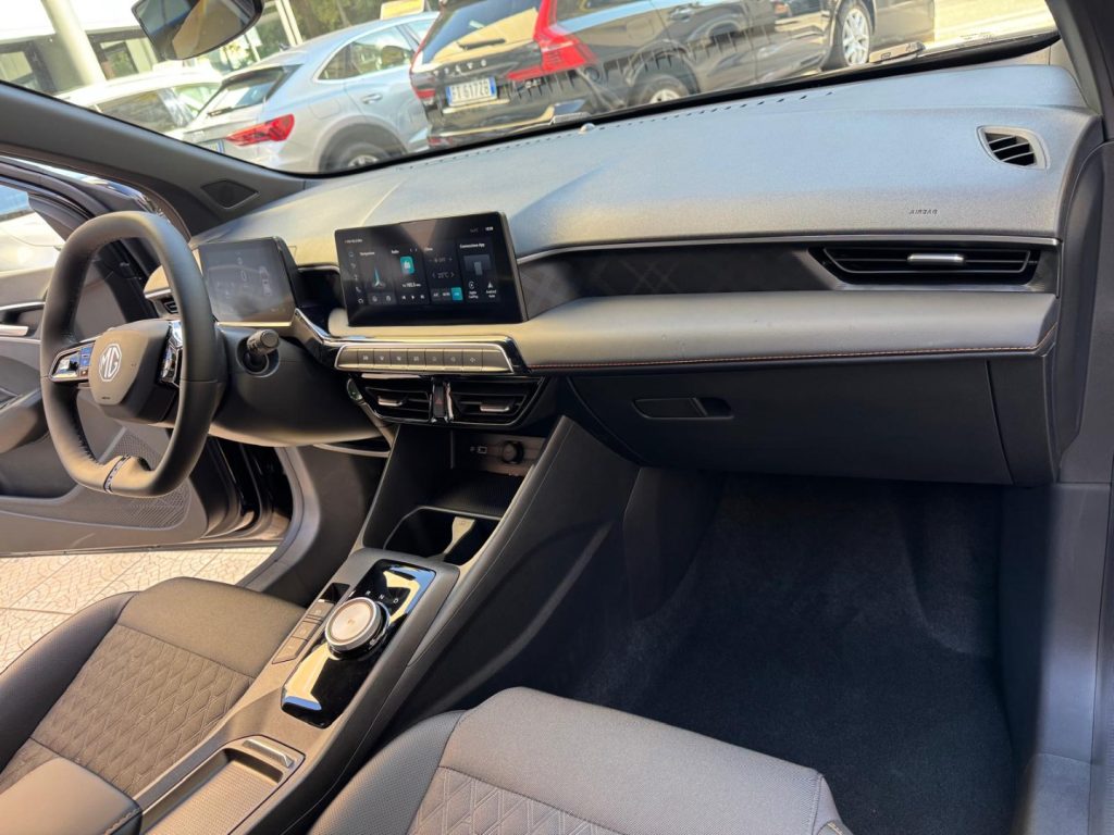 MG MG3 1.5 Hybrid+ 195CV Luxury - 14