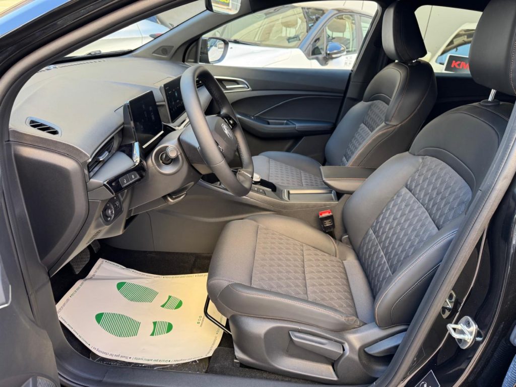 MG MG3 1.5 Hybrid+ 195CV Luxury - 17