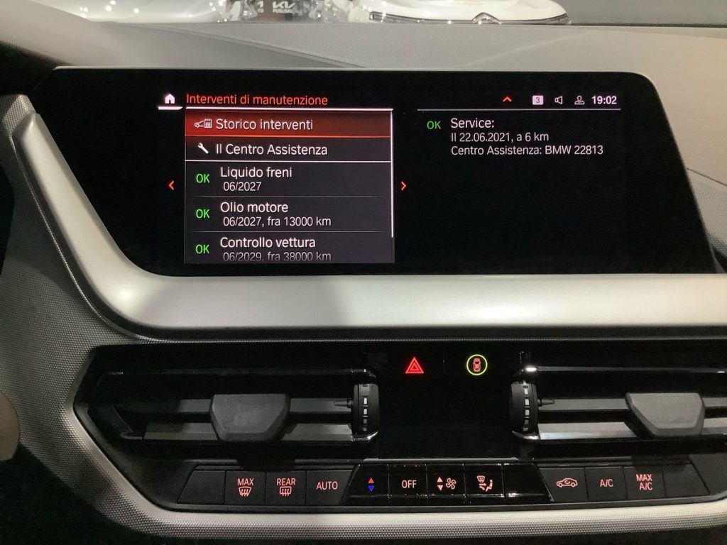 BMW 118 d 5p. Business Advantage - 18