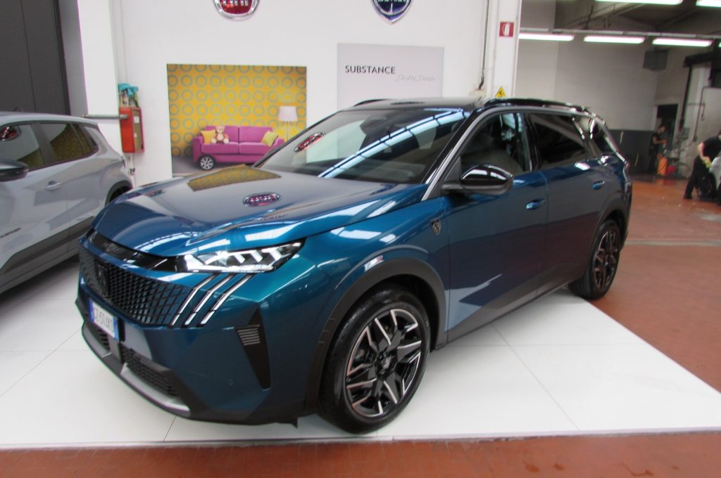 PEUGEOT 5008 1.2 hybrid GT 145cv 7p.ti e-dcs6 AUTOMATIC - 2