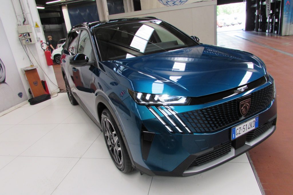 PEUGEOT 5008 1.2 hybrid GT 145cv 7p.ti e-dcs6 AUTOMATIC - 3