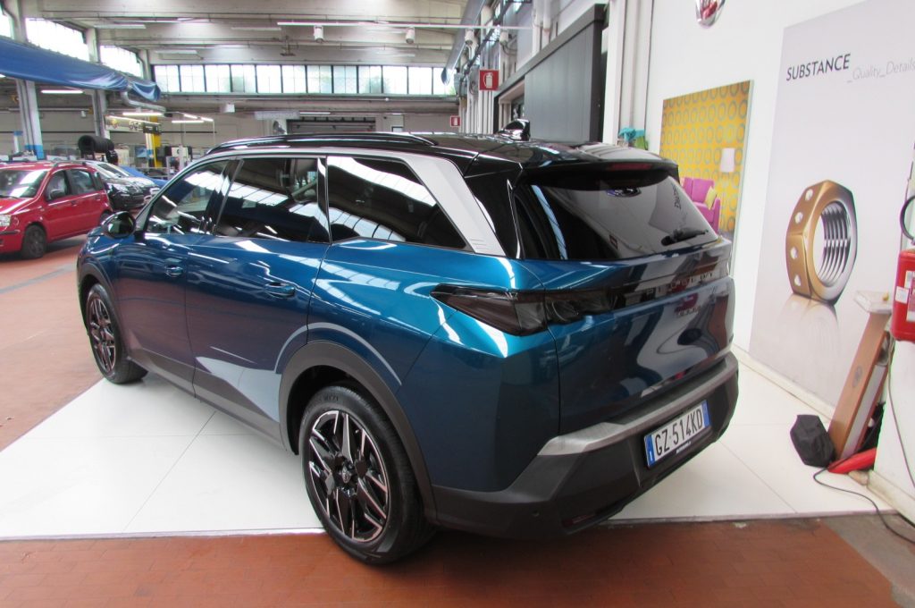 PEUGEOT 5008 1.2 hybrid GT 145cv 7p.ti e-dcs6 AUTOMATIC - 4
