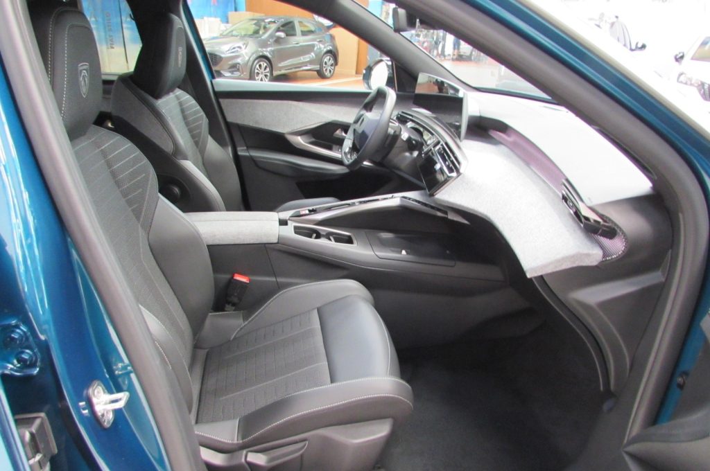 PEUGEOT 5008 1.2 hybrid GT 145cv 7p.ti e-dcs6 AUTOMATIC - 16