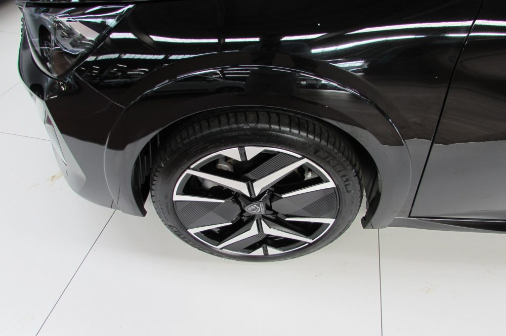 PEUGEOT 208 1.2 Hybrid 110 e-DCS6 GT - AUTOMATICA - 6
