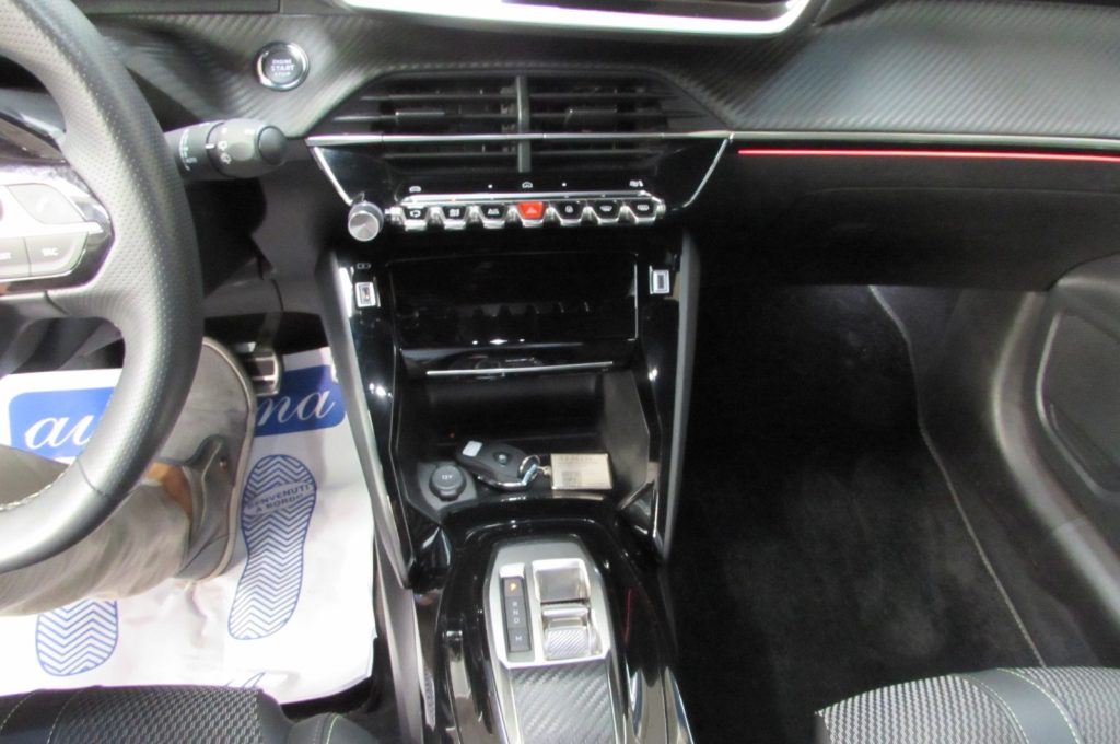 PEUGEOT 208 1.2 Hybrid 110 e-DCS6 GT - AUTOMATICA - 11