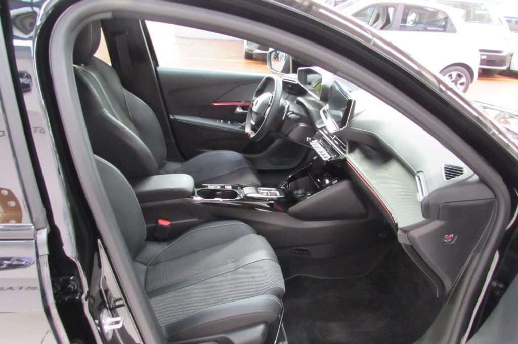 PEUGEOT 208 1.2 Hybrid 110 e-DCS6 GT - AUTOMATICA - 16