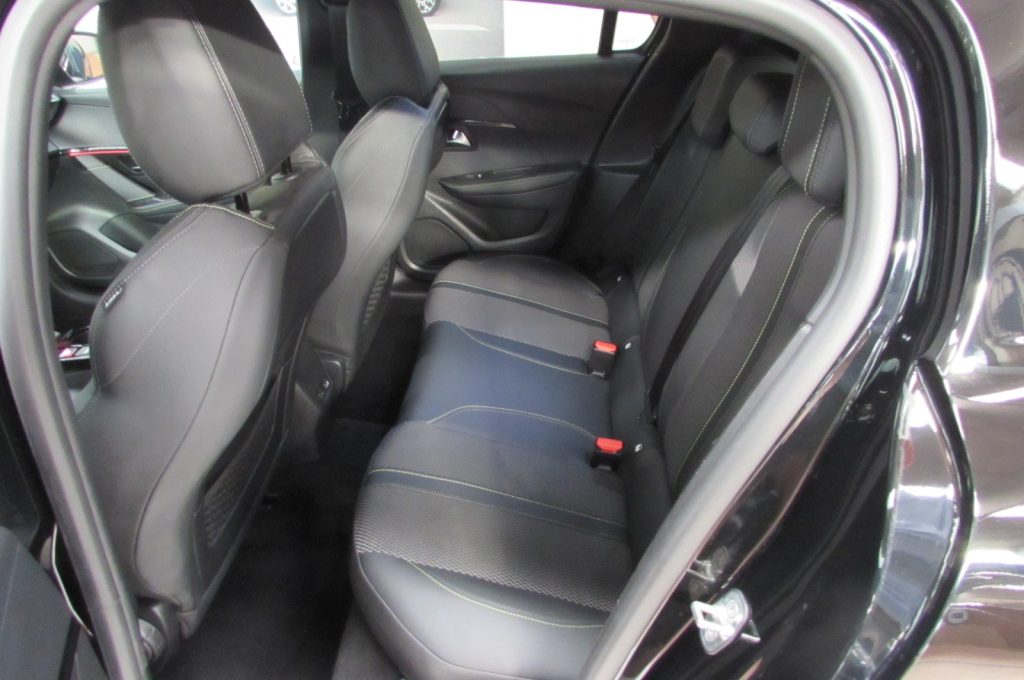 PEUGEOT 208 1.2 Hybrid 110 e-DCS6 GT - AUTOMATICA - 13