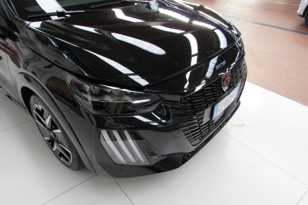 PEUGEOT 208 1.2 Hybrid 110 e-DCS6 GT - AUTOMATICA - 17