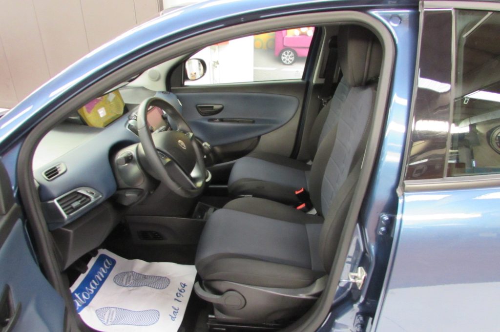 LANCIA Ypsilon 1.0 FireFly 70cv 5 porte S&S Hybrid PLATINO - 7