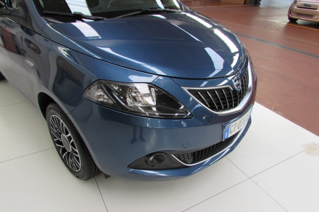 LANCIA Ypsilon 1.0 FireFly 70cv 5 porte S&S Hybrid PLATINO - 17