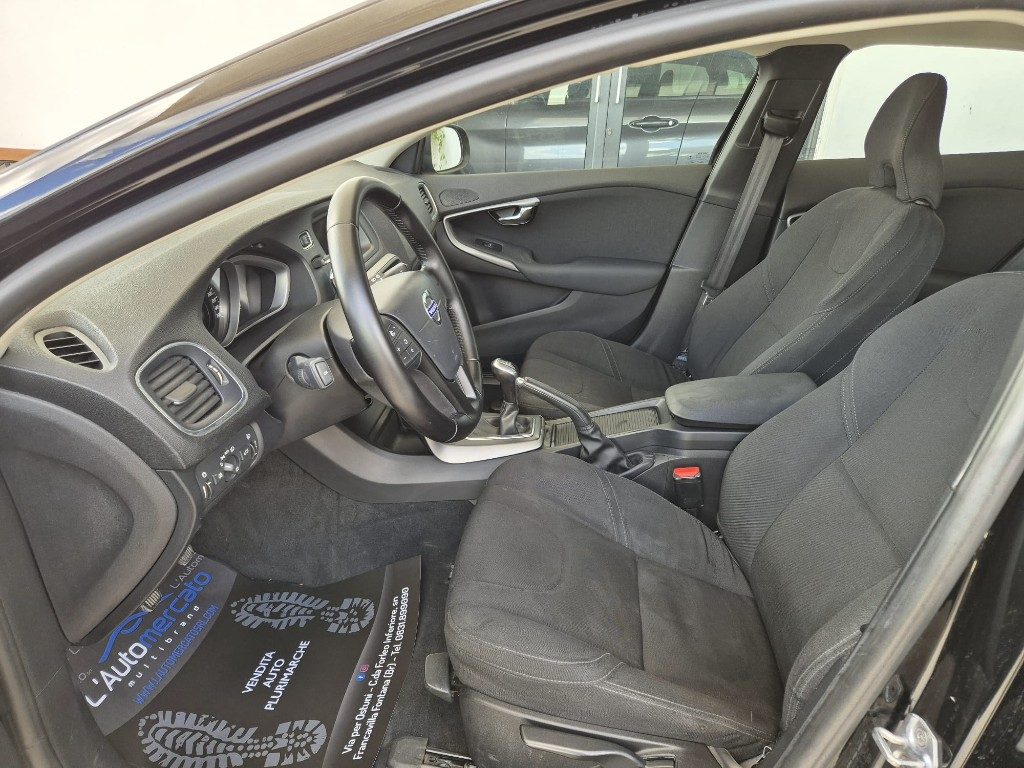 VOLVO V40 Cross Country D2 Business - 6