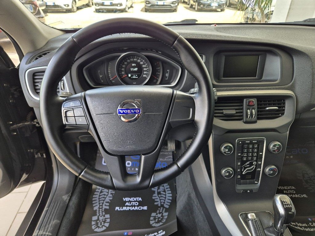 VOLVO V40 Cross Country D2 Business - 12