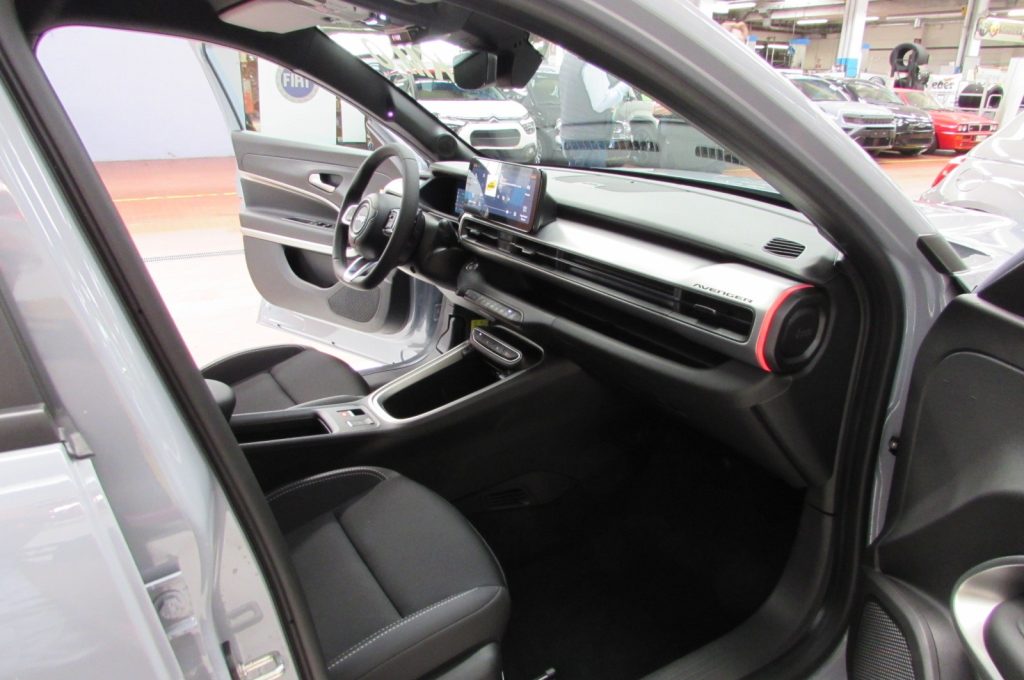 JEEP Avenger 1.2 Turbo 110 CV MHEV Summit KMZERO - 17