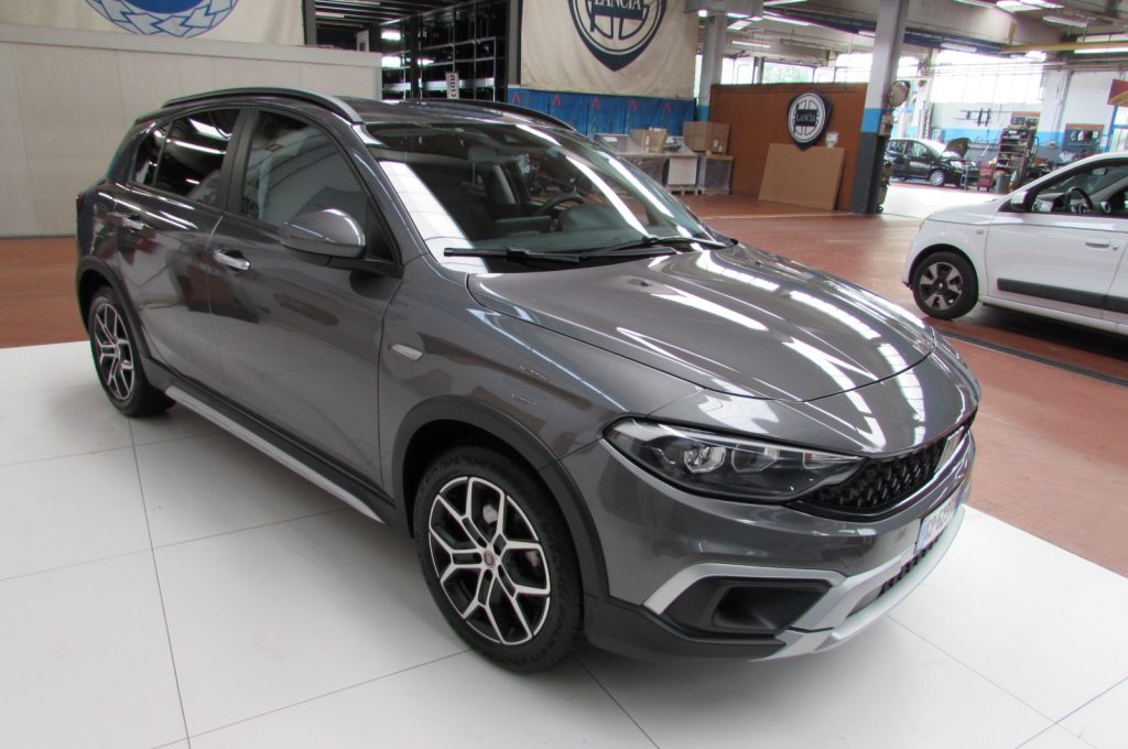 FIAT Tipo 1.5 t4 hybrid Cross 130cv dct 5 porte HB - 3