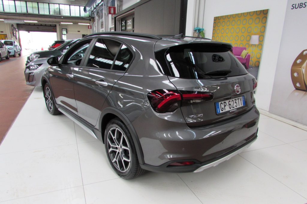 FIAT Tipo 1.5 t4 hybrid Cross 130cv dct 5 porte HB - 4