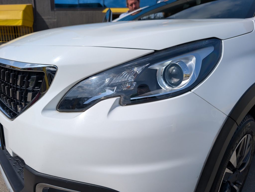 PEUGEOT 2008 1.2 PureTech 82 S&S Allure - 9