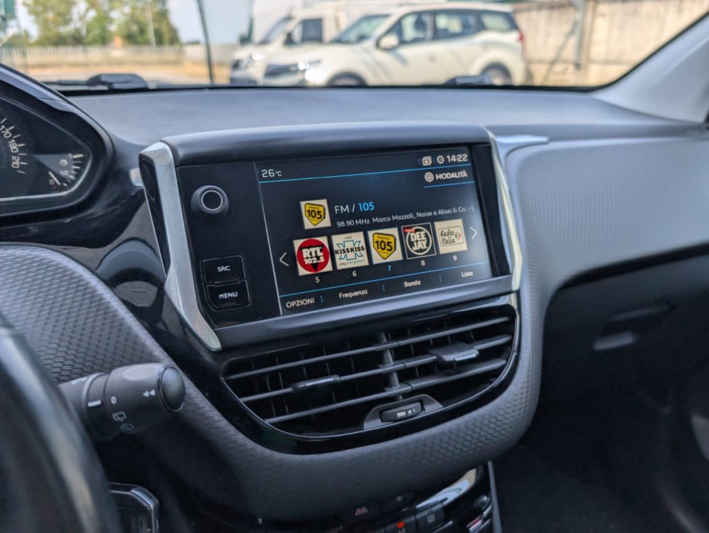 PEUGEOT 2008 1.2 PureTech 82 S&S Allure - 13