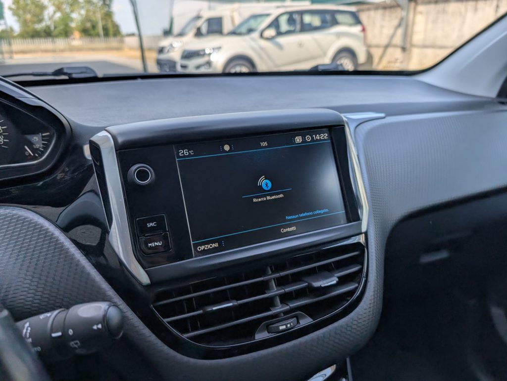PEUGEOT 2008 1.2 PureTech 82 S&S Allure - 15