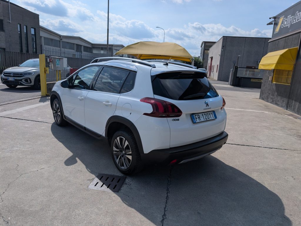 PEUGEOT 2008 1.2 PureTech 82 S&S Allure - 18