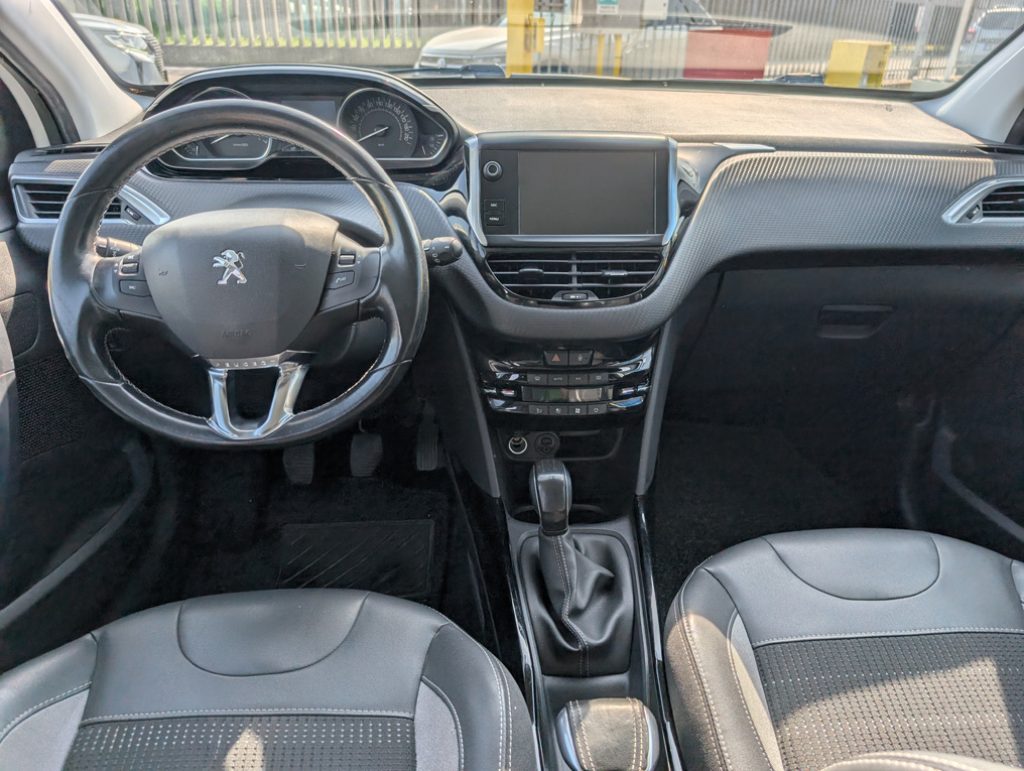 PEUGEOT 2008 1.2 PureTech 82 S&S Allure - 26