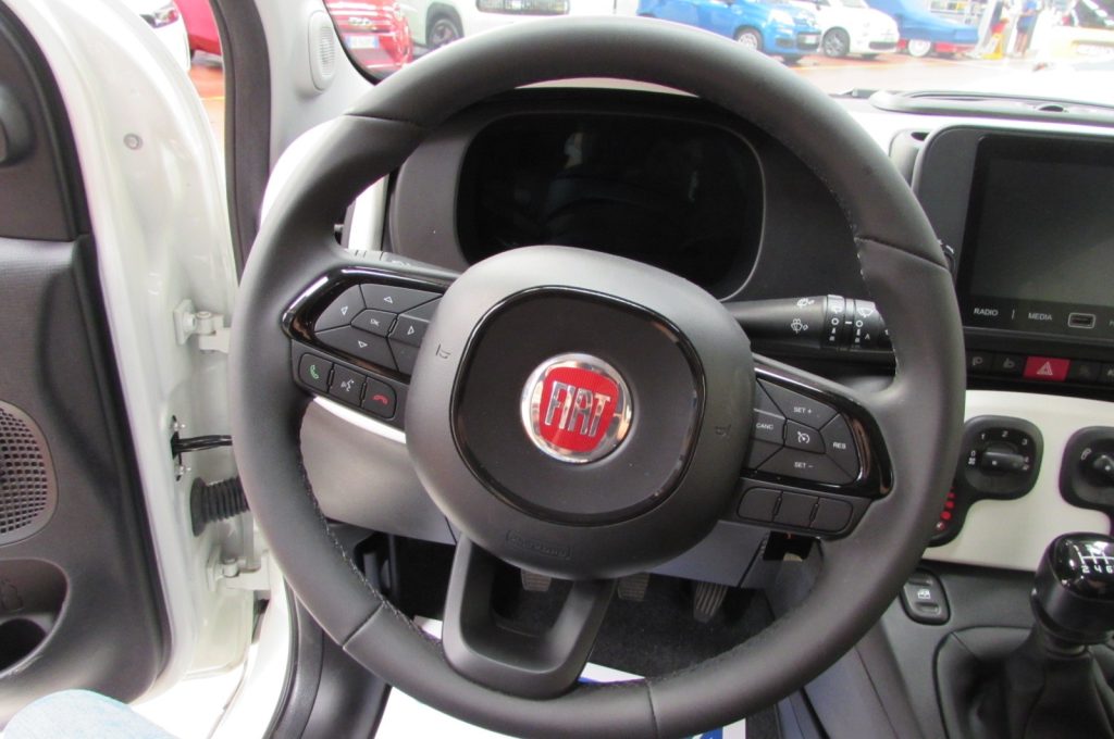 FIAT Panda 1.0 FireFly 70cv S&S Hybrid Pandina Bianca - 12