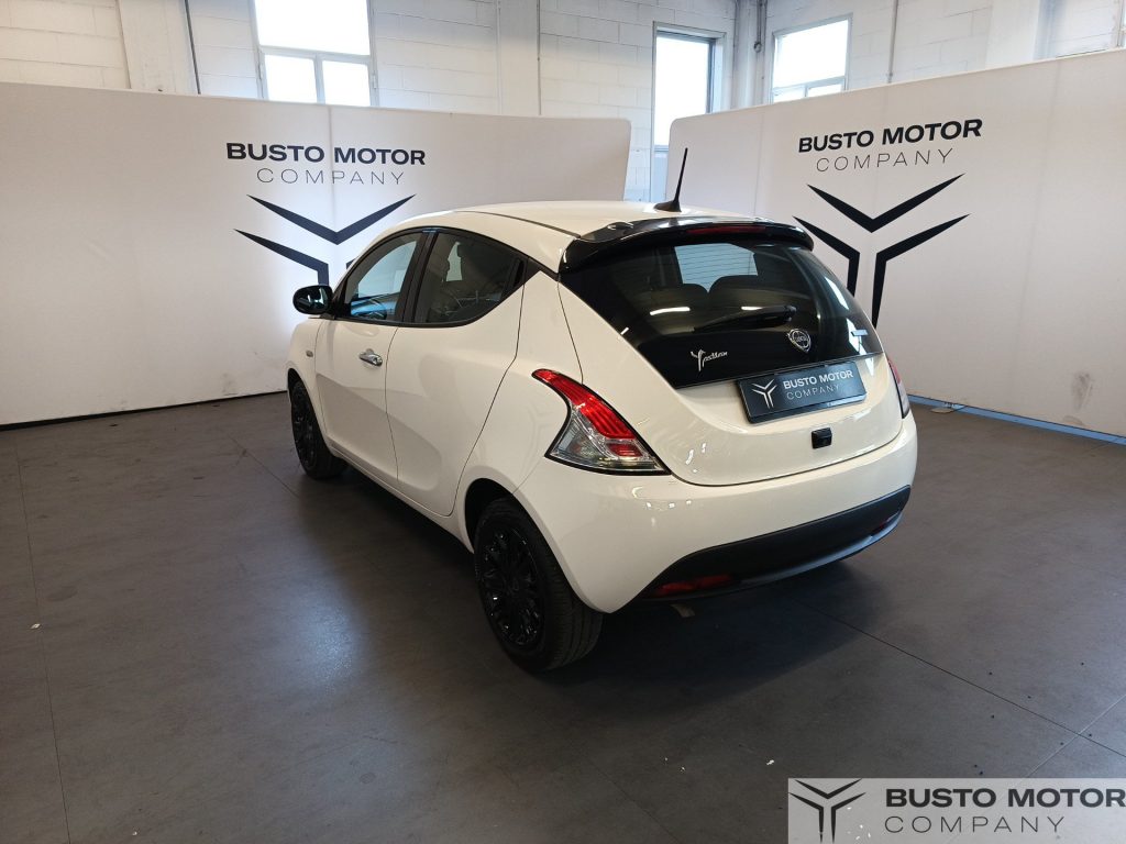 LANCIA Ypsilon Ypsilon 1.0 firefly hybrid Gold Plus s&s 70cv - 6